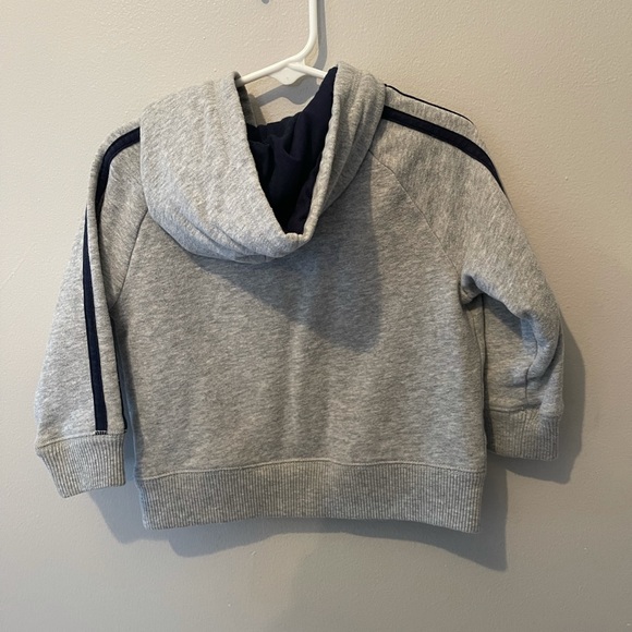 3 sweaters - Picture 6 of 16